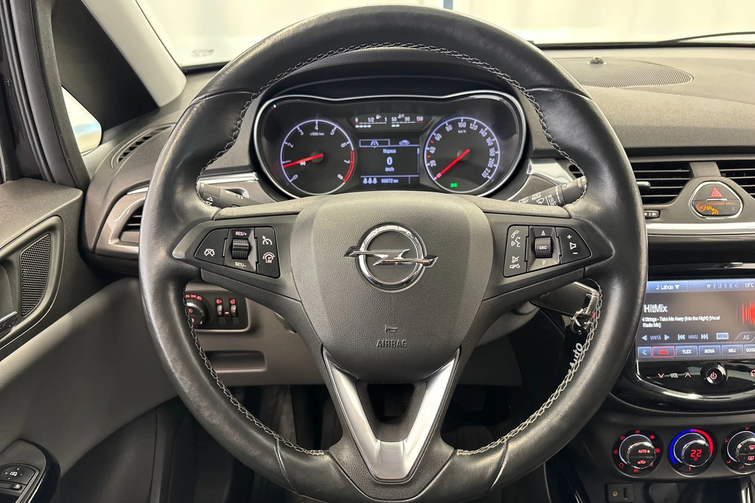 musta Opel Corsa 2017 kuva 16.