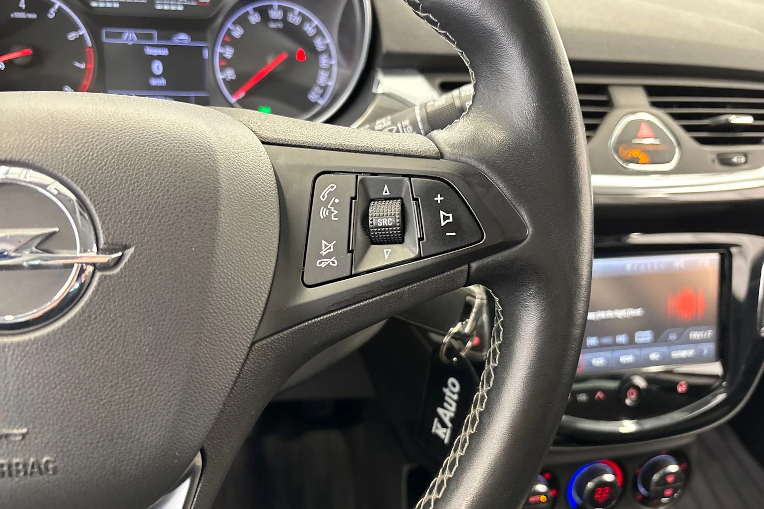 musta Opel Corsa 2017 kuva 18.