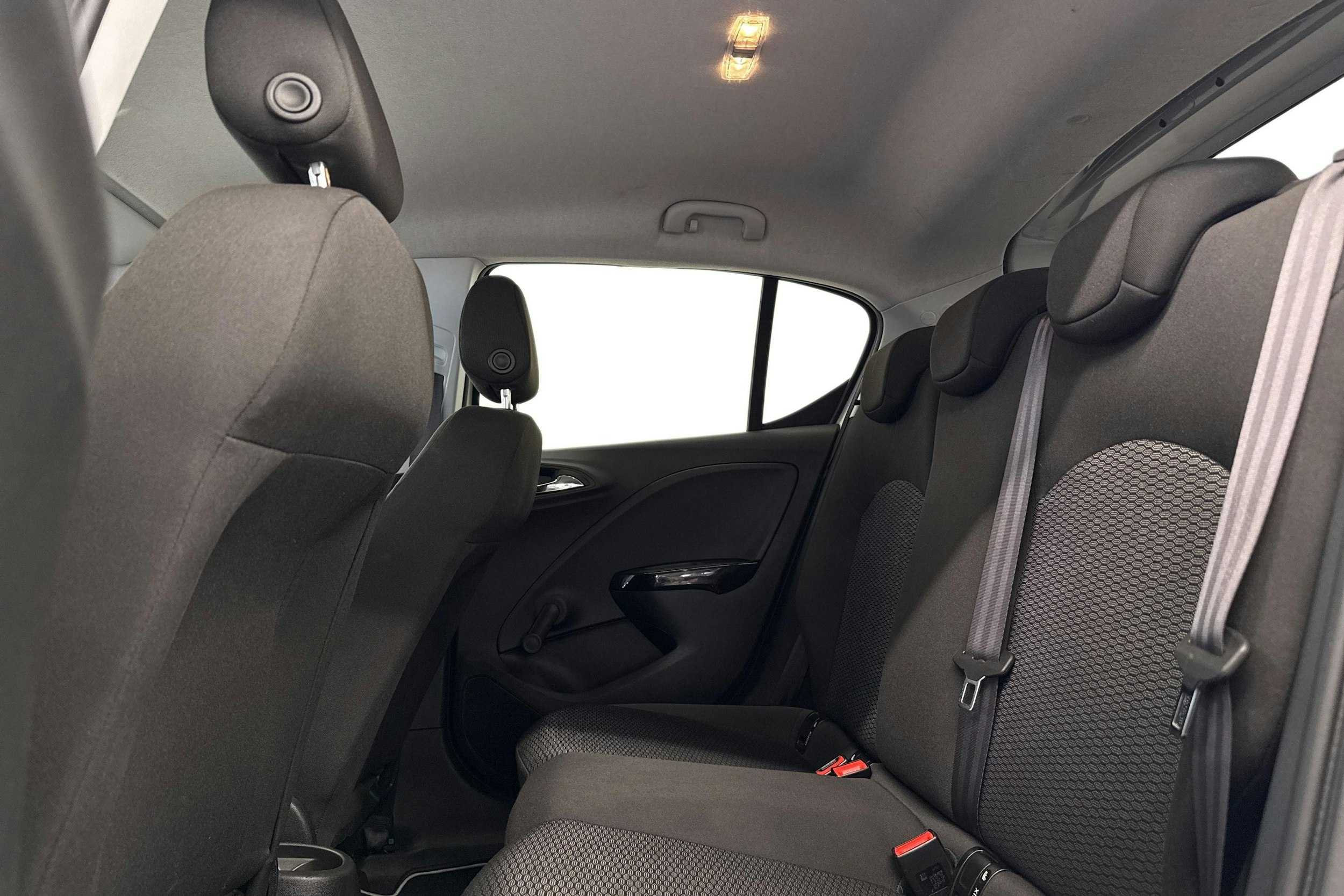 valkoinen Opel Corsa 2017 kuva 10.