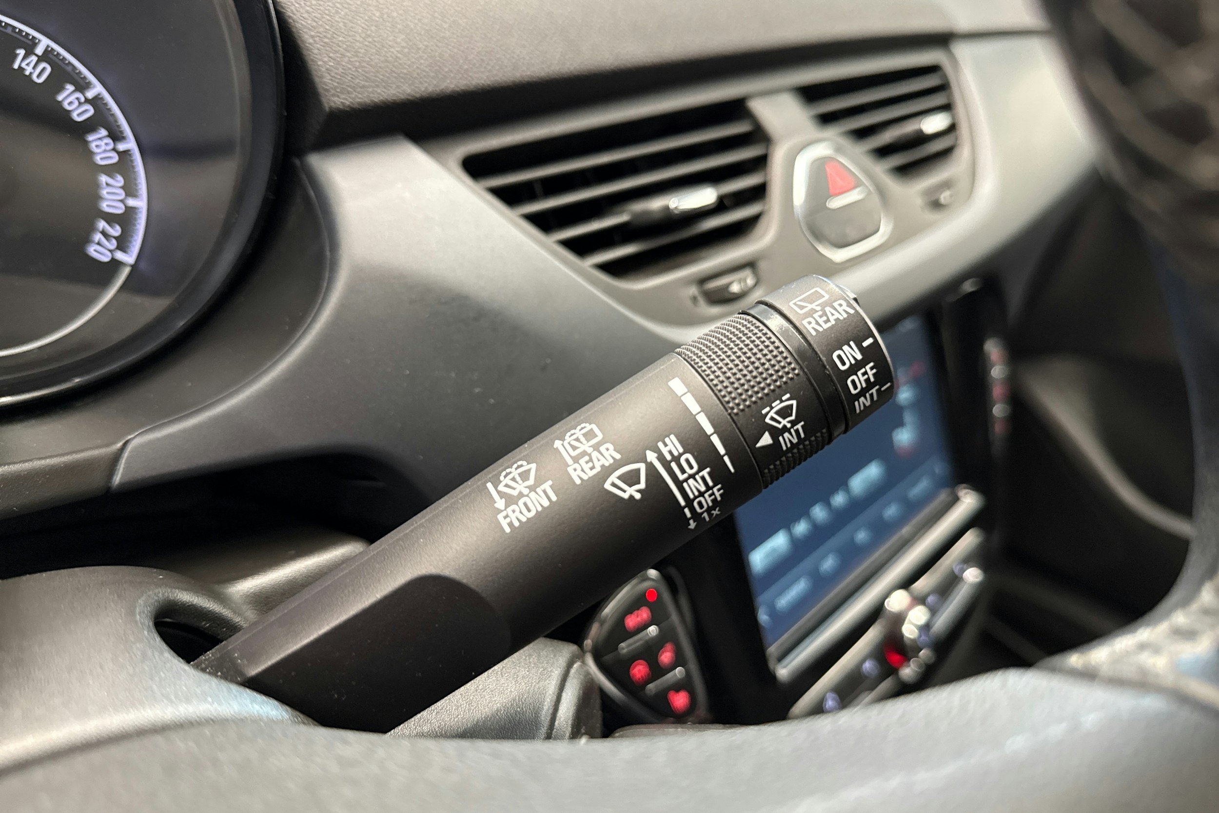 valkoinen Opel Corsa 2017 kuva 20.