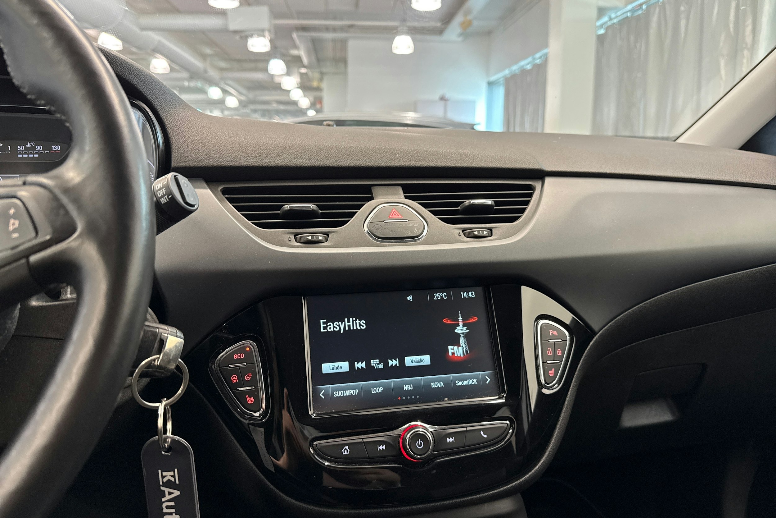 valkoinen Opel Corsa 2017 kuva 27.