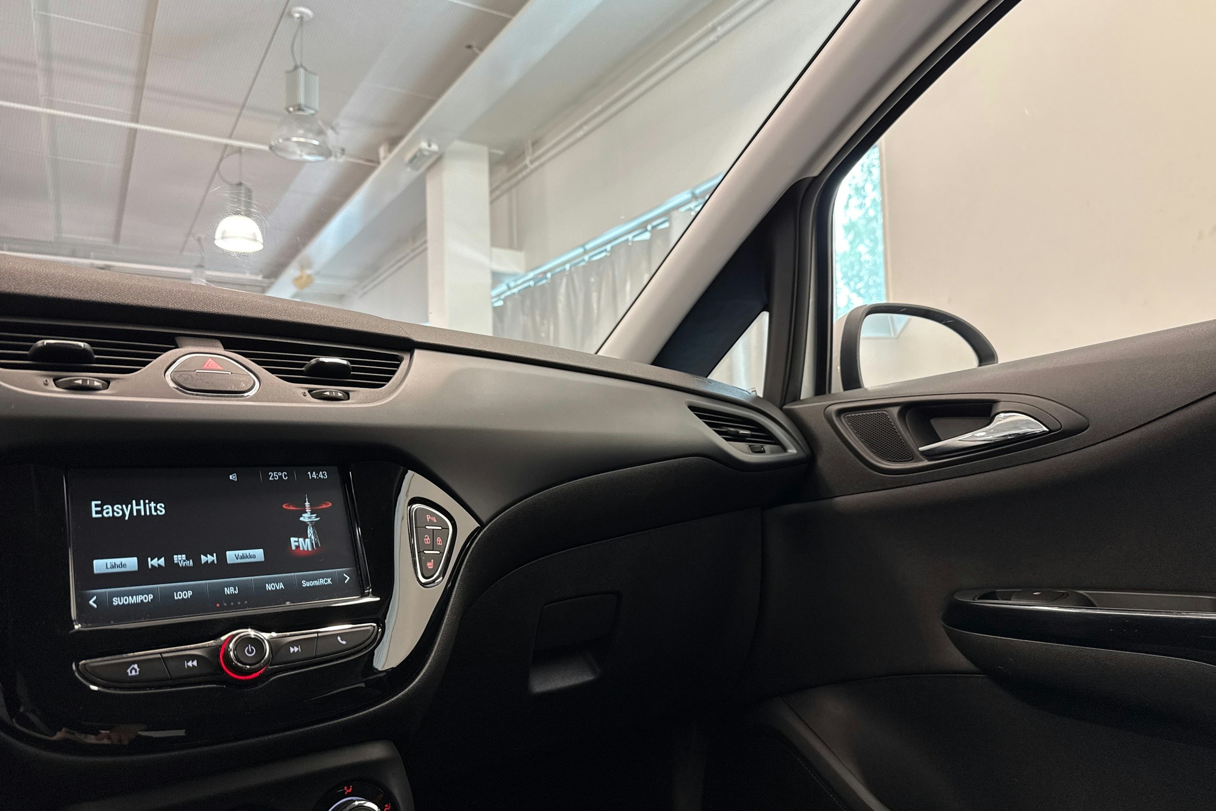 valkoinen Opel Corsa 2017 kuva 28.