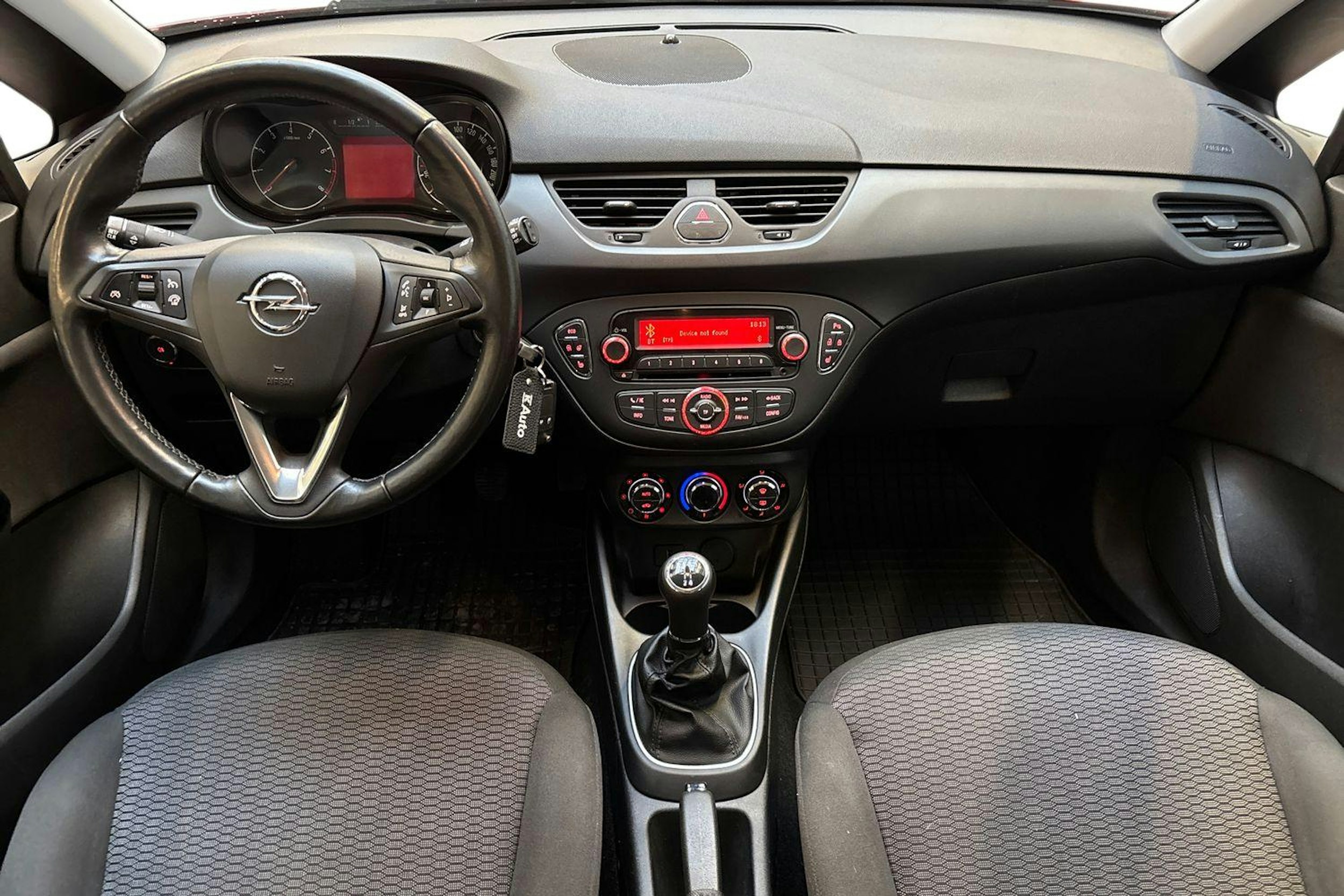 punainen Opel Corsa 2017 kuva 7.