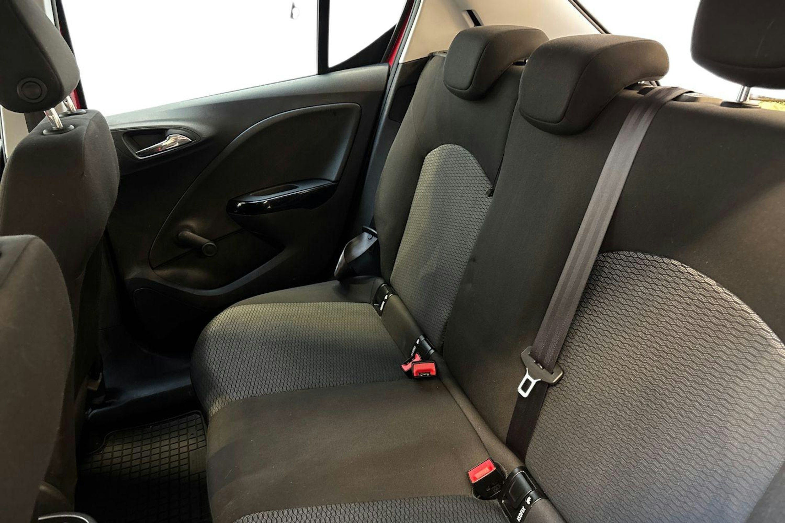 punainen Opel Corsa 2017 kuva 8.