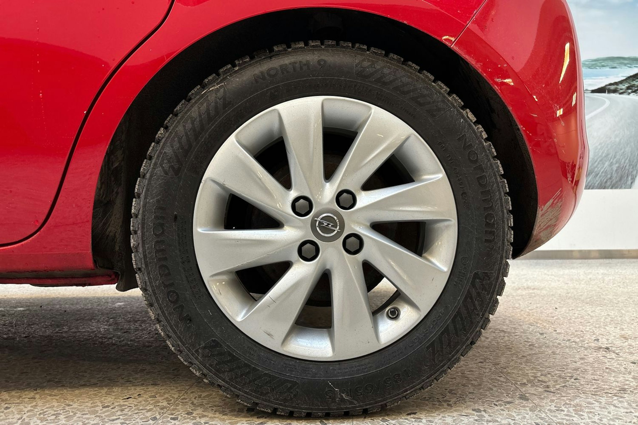 punainen Opel Corsa 2017 kuva 10.