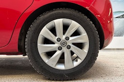 punainen Opel Corsa 2017 kuva 10.