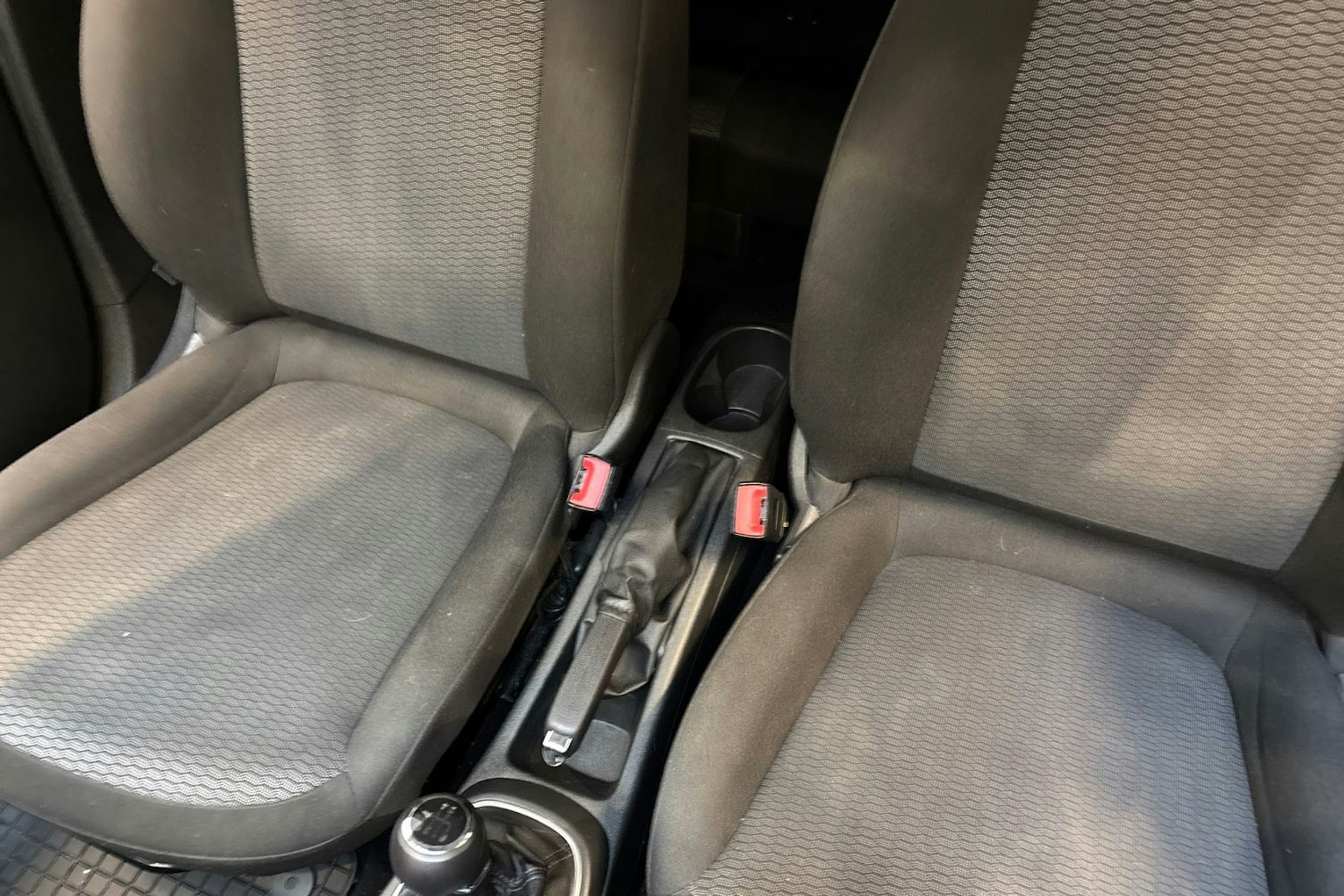 punainen Opel Corsa 2017 kuva 17.