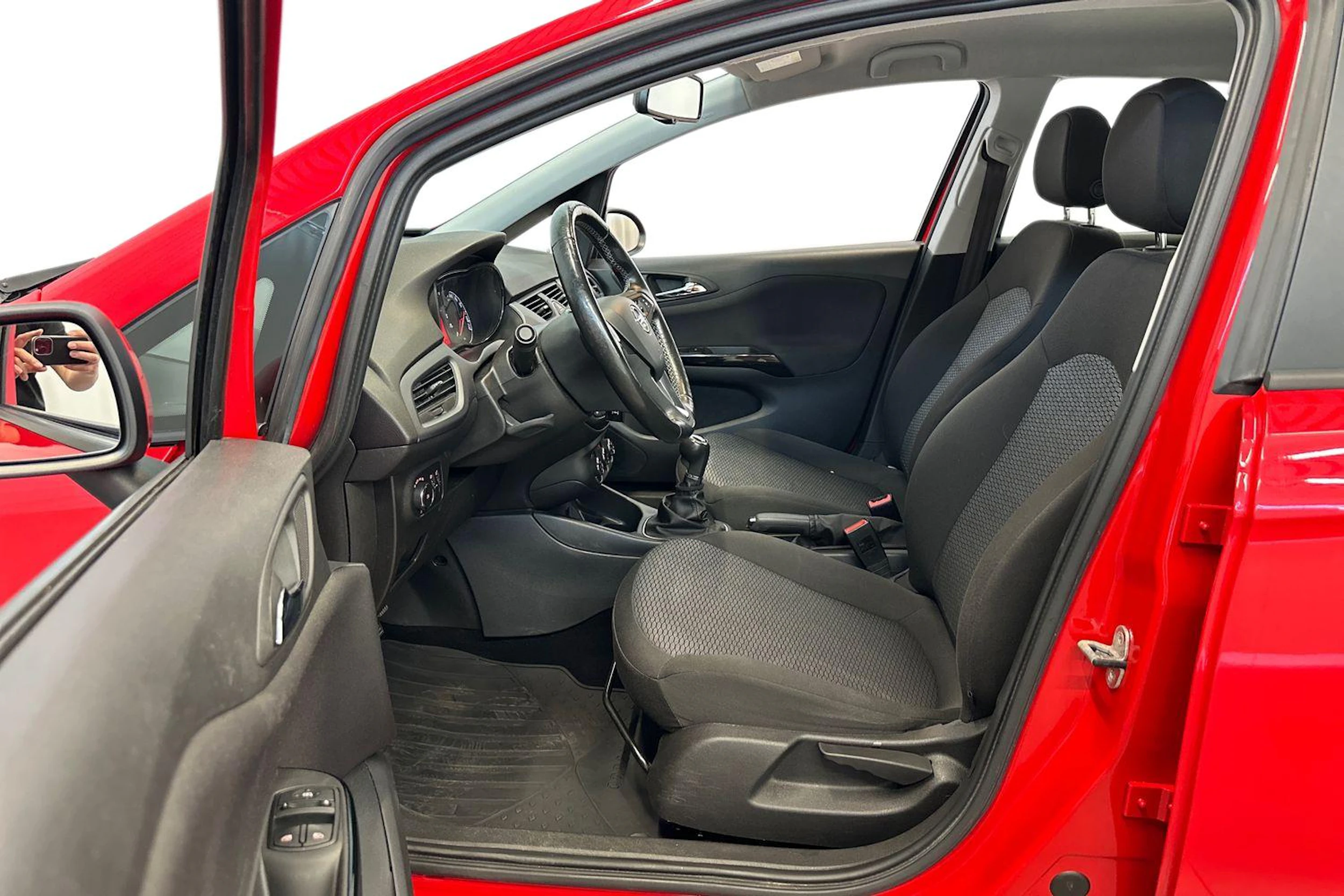 punainen Opel Corsa 2017 kuva 9.
