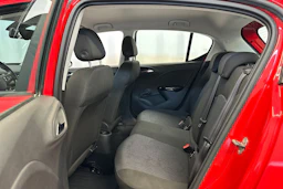 punainen Opel Corsa 2017 kuva 10.