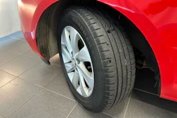 punainen Opel Corsa 2017 kuva 20.