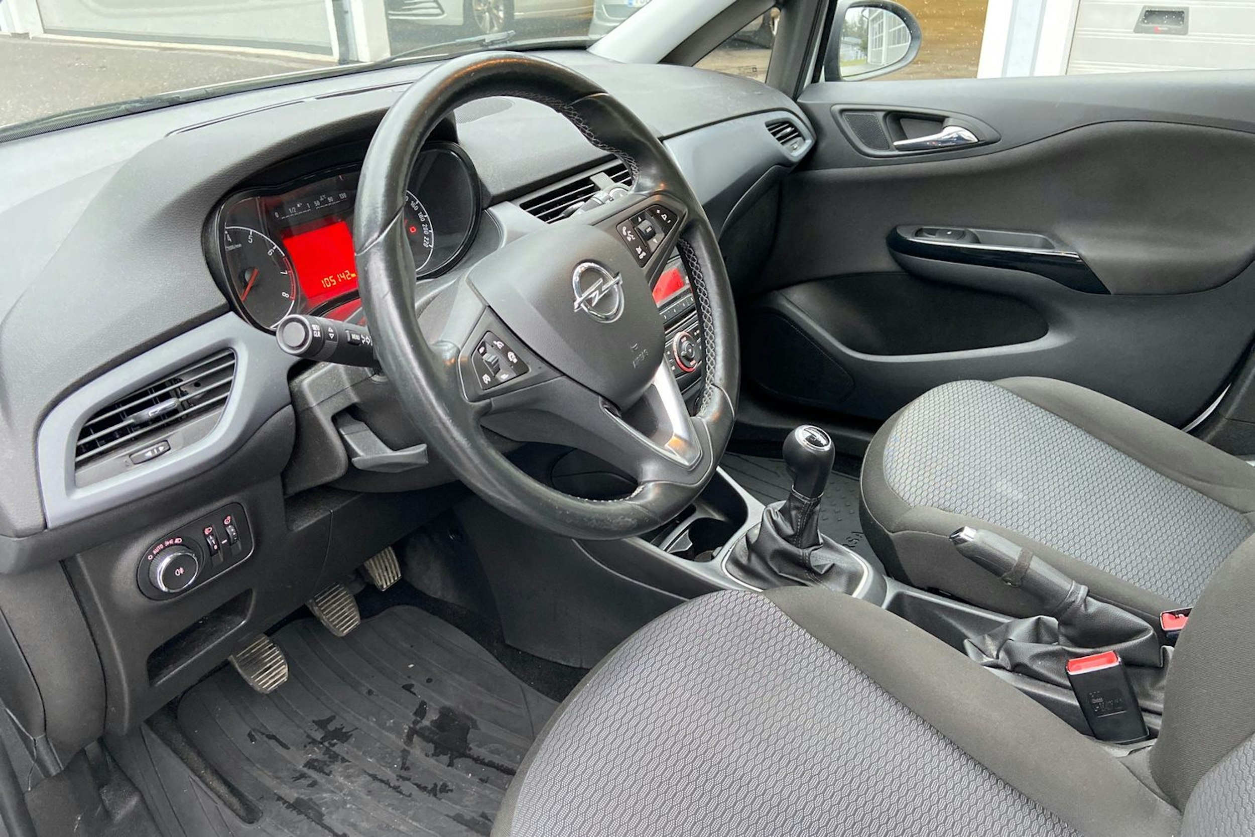 valkoinen Opel Corsa 2017 kuva 7.