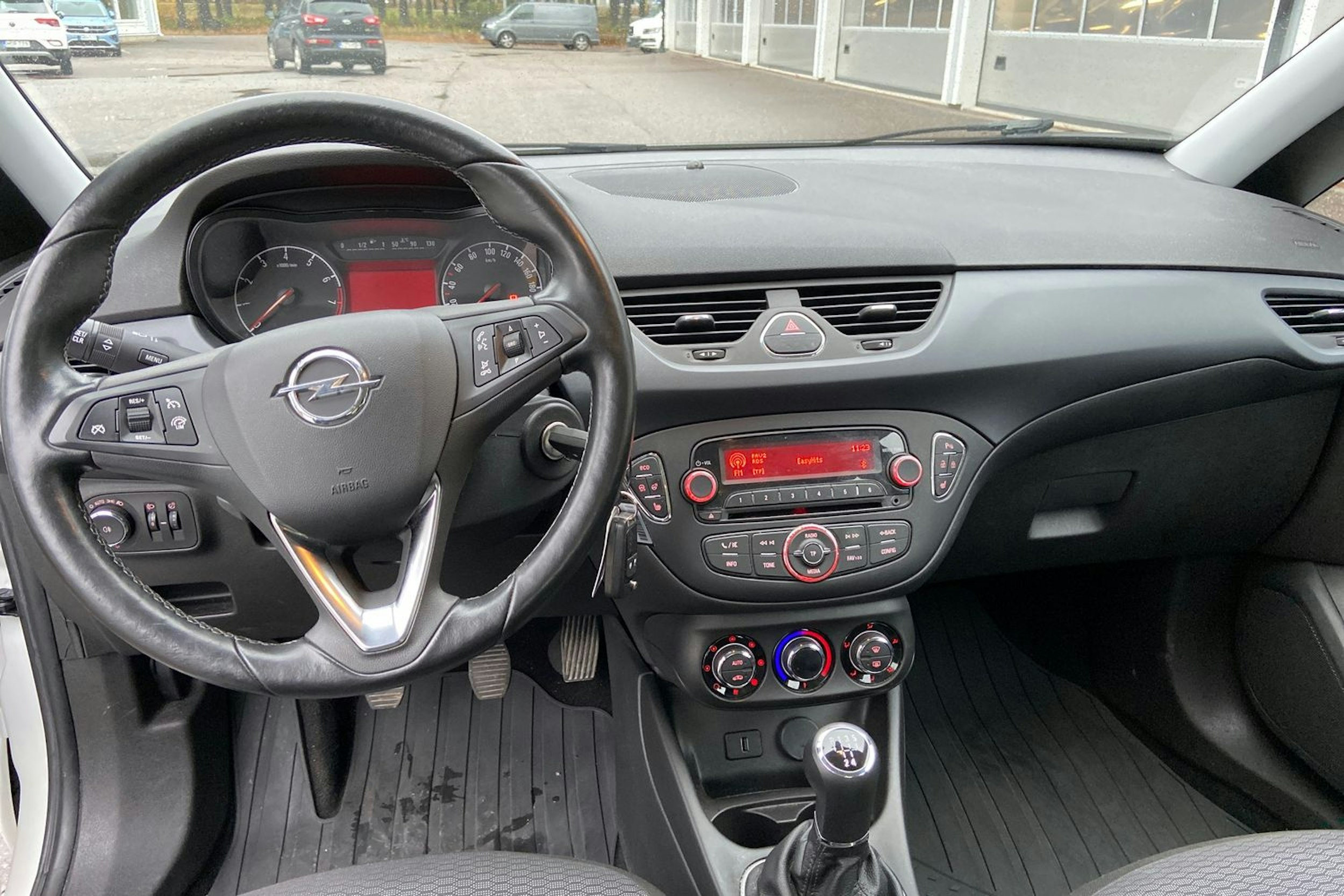 valkoinen Opel Corsa 2017 kuva 9.