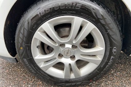 valkoinen Opel Corsa 2017 kuva 11.