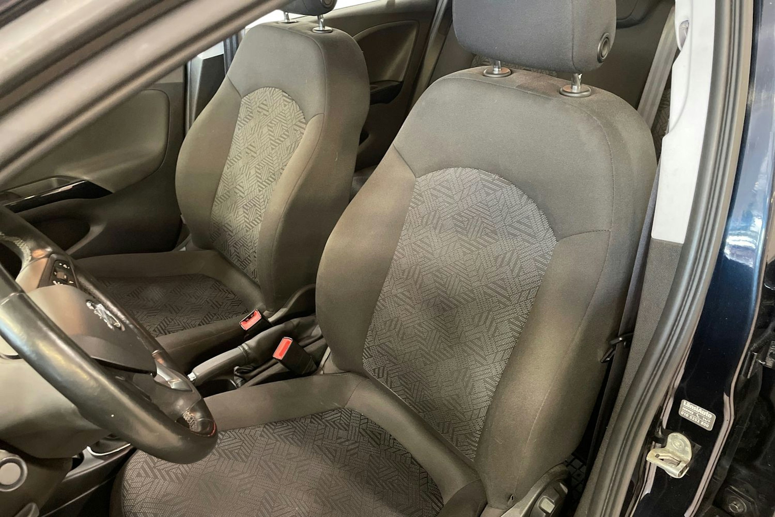 sininen Opel Corsa 2018 kuva 10.