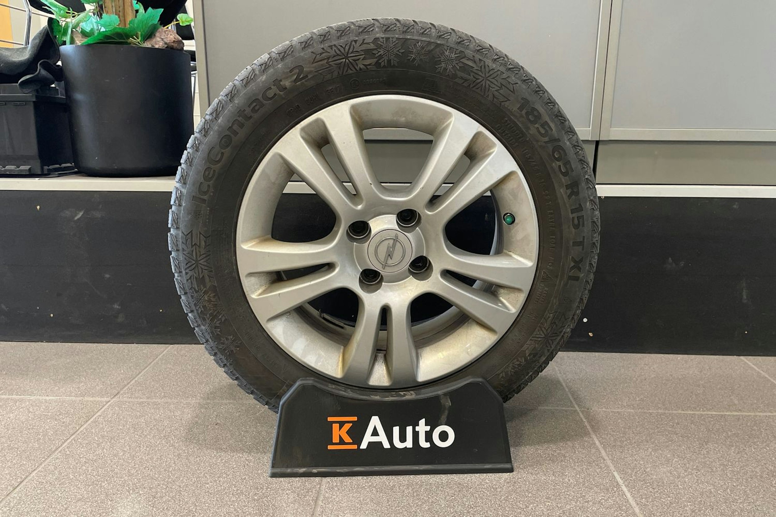 sininen Opel Corsa 2018 kuva 13.