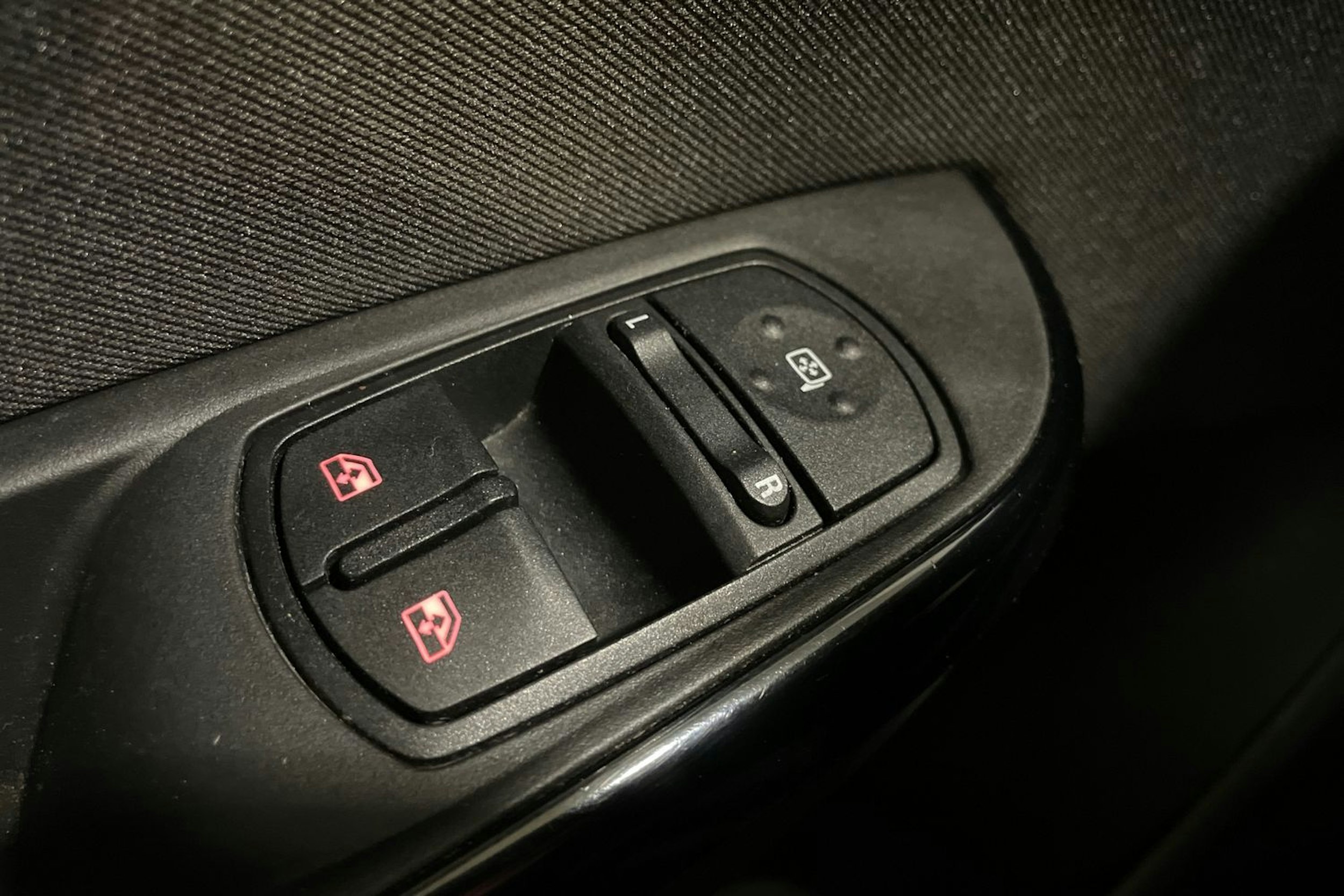 sininen Opel Corsa 2018 kuva 18.