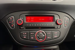 sininen Opel Corsa 2018 kuva 16.