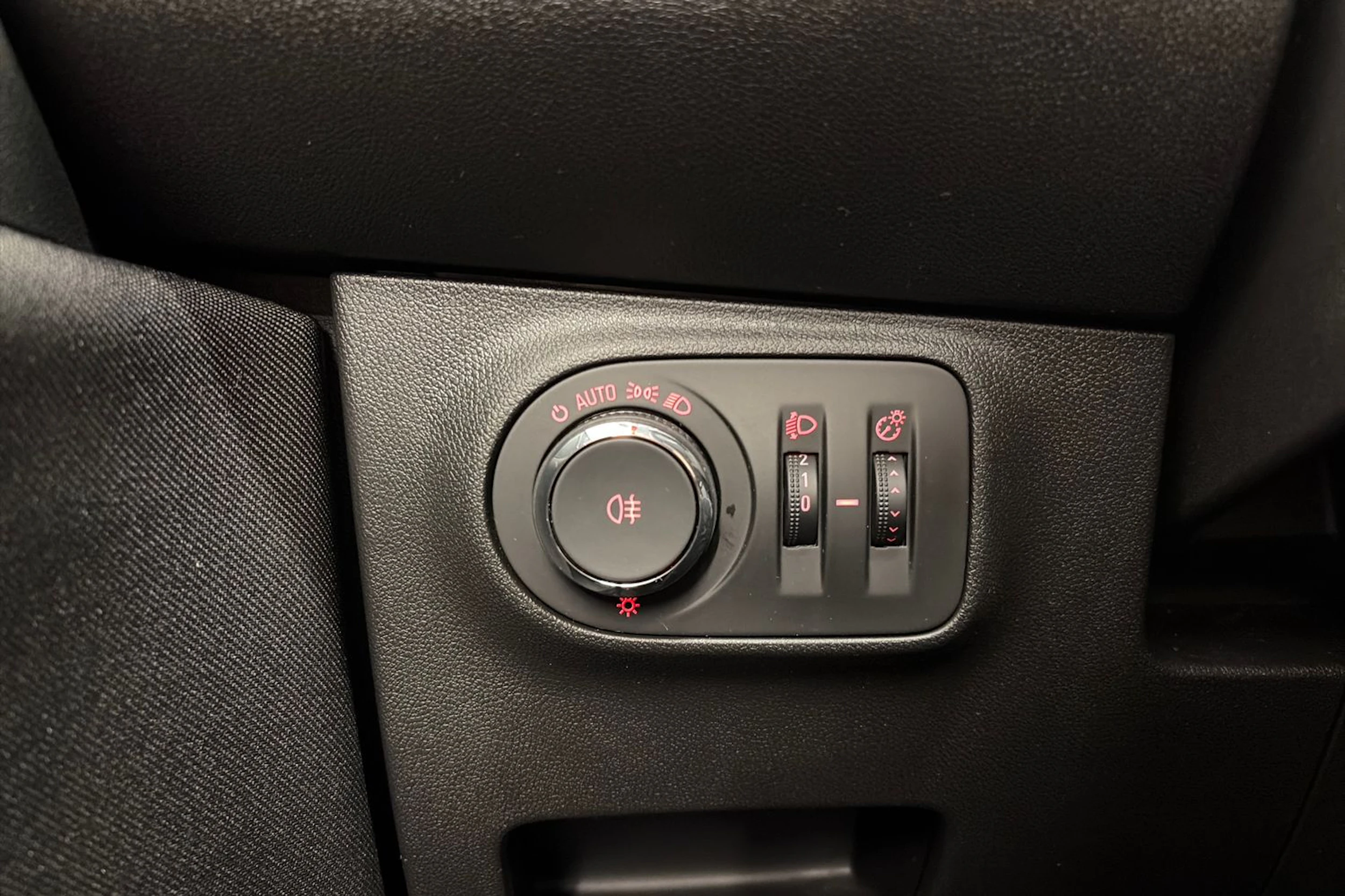 sininen Opel Corsa 2018 kuva 19.