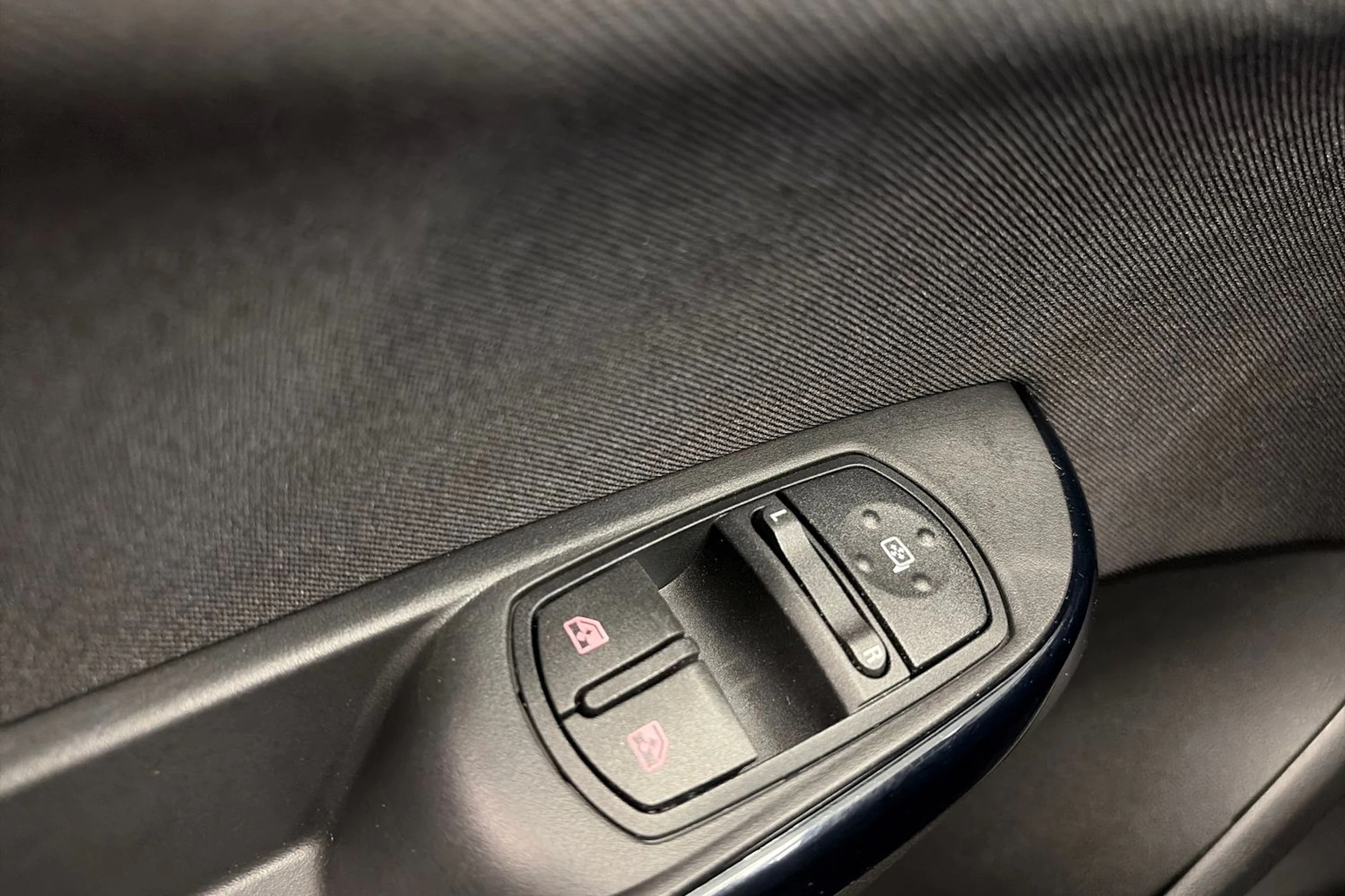 sininen Opel Corsa 2018 kuva 20.
