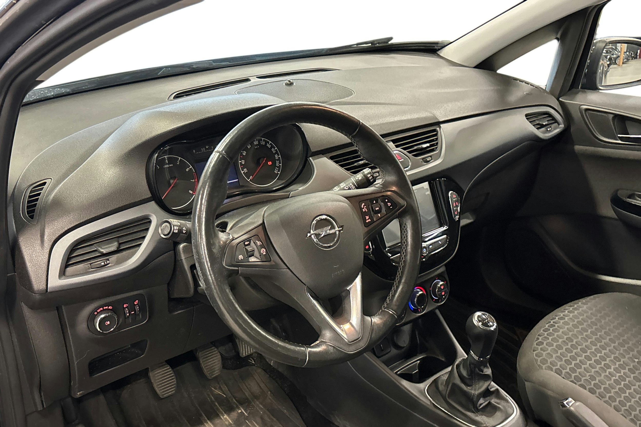 musta Opel Corsa 2019 kuva 3.