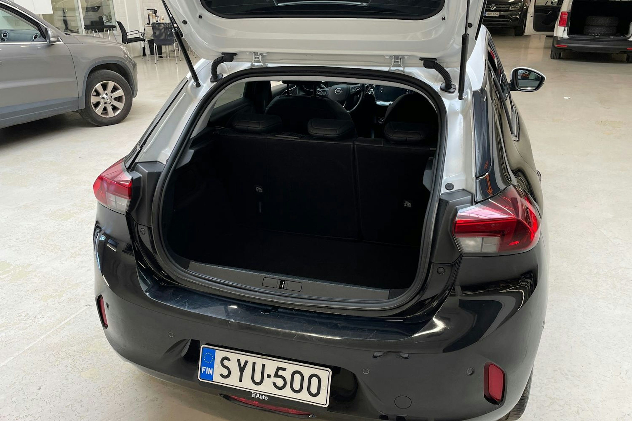 musta Opel Corsa 2020 kuva 14.