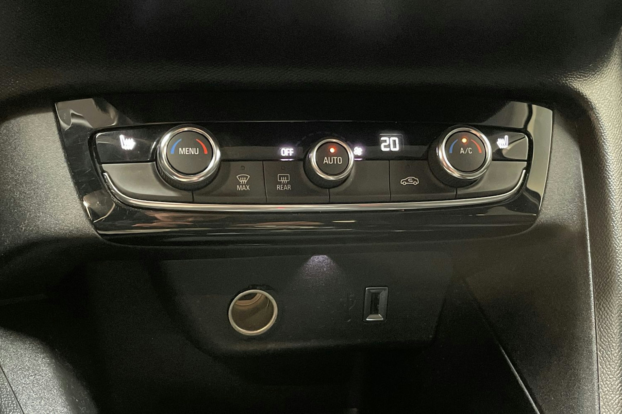musta Opel Corsa 2020 kuva 19.