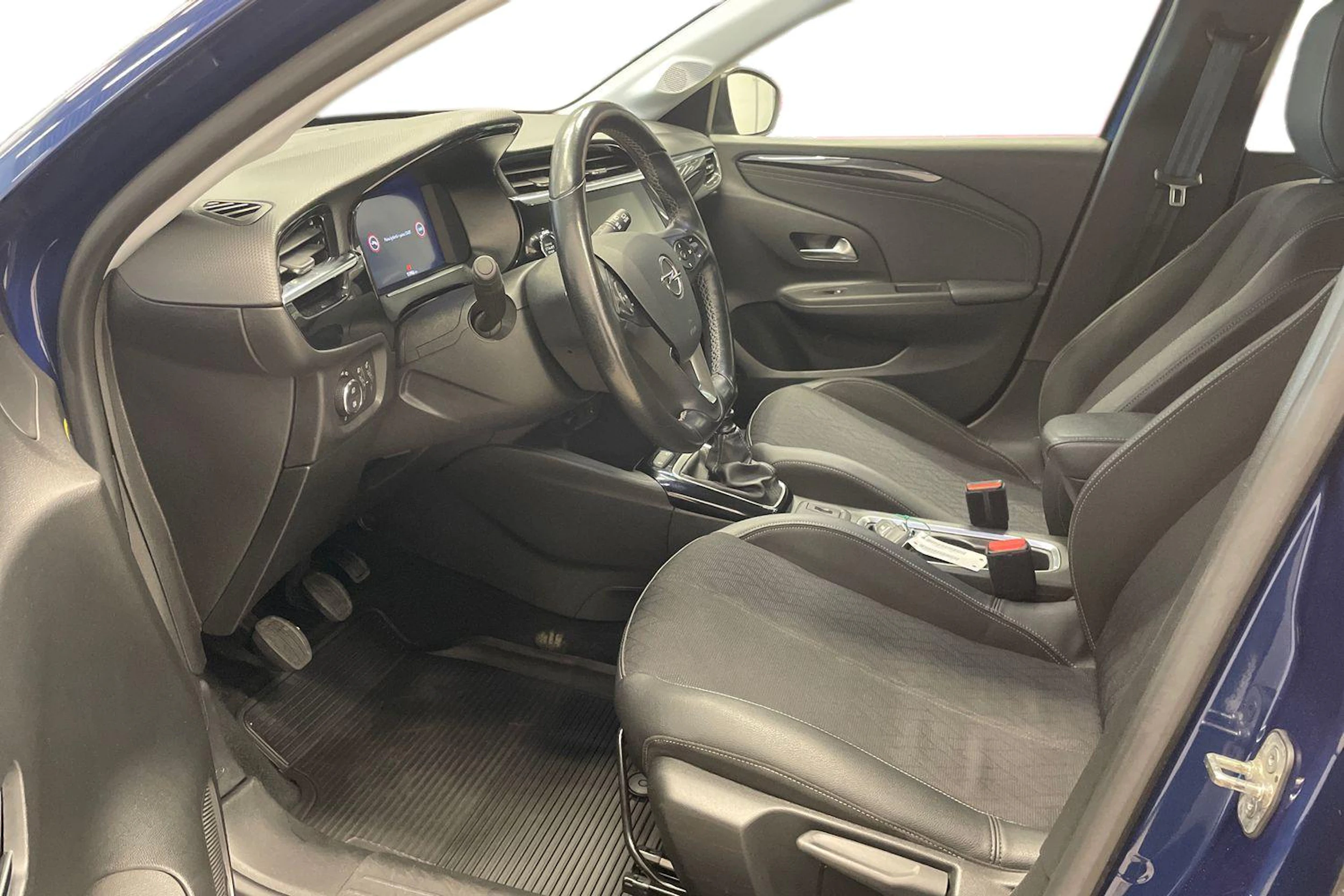 sininen Opel Corsa 2020 kuva 6.