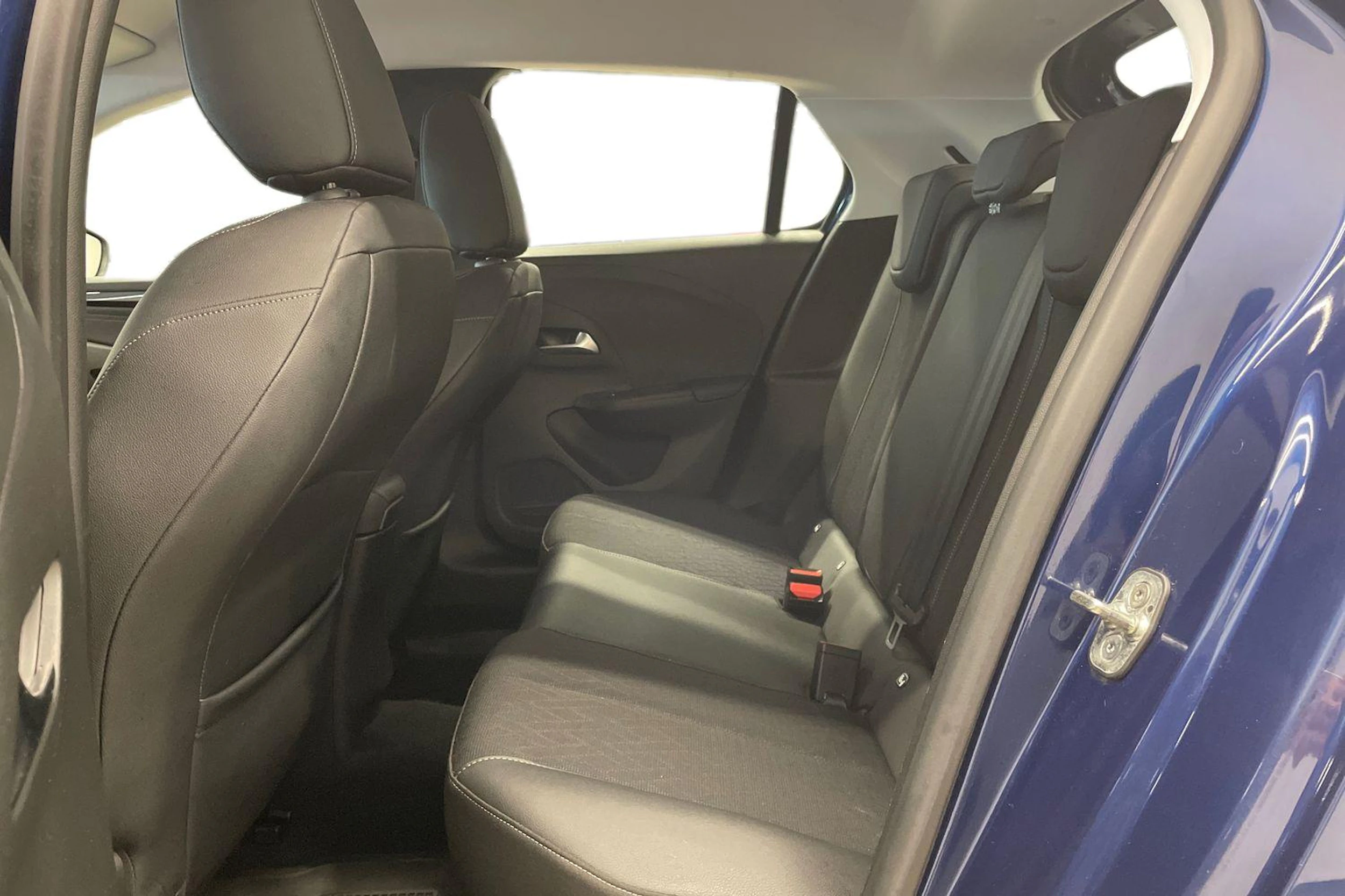 sininen Opel Corsa 2020 kuva 8.