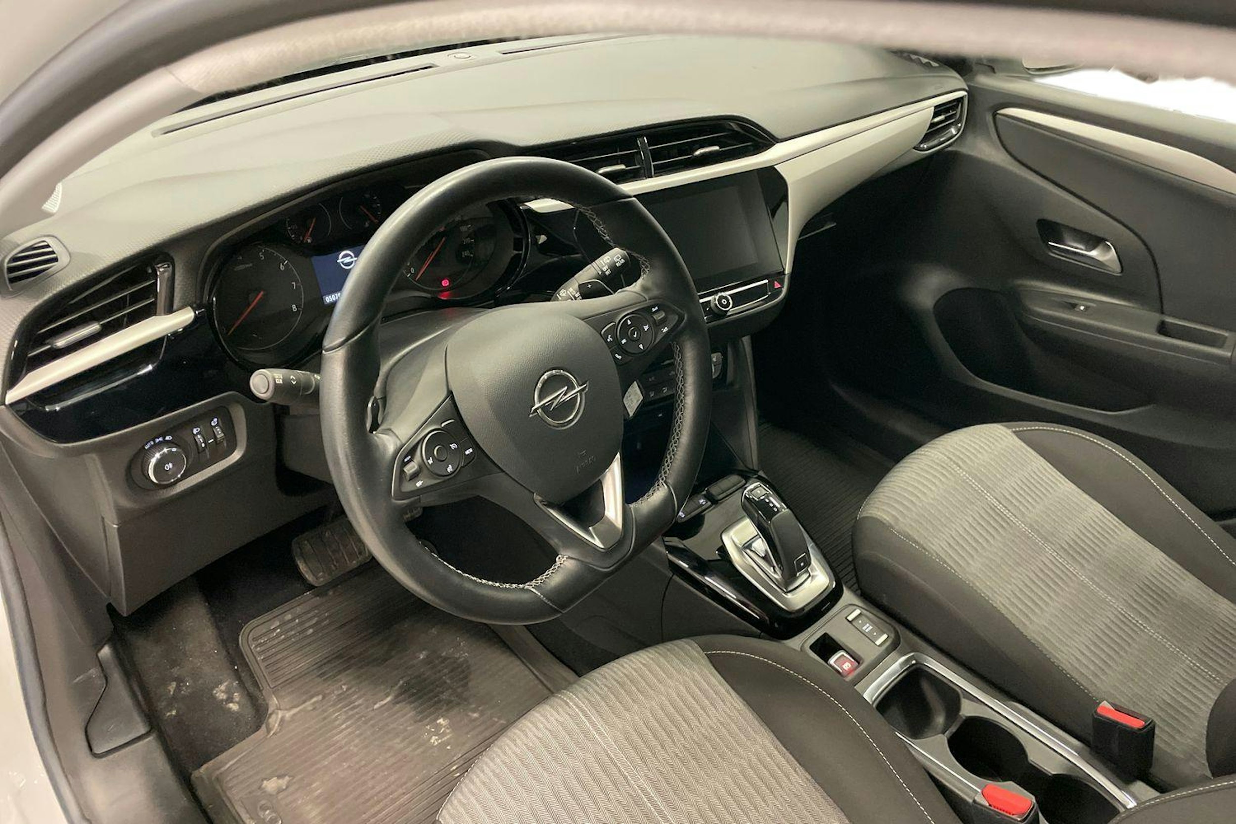 valkoinen Opel Corsa 2021 kuva 7.