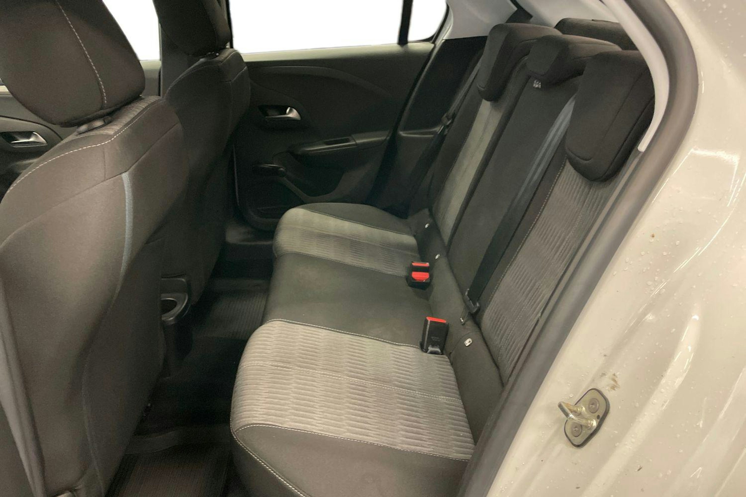 valkoinen Opel Corsa 2021 kuva 10.