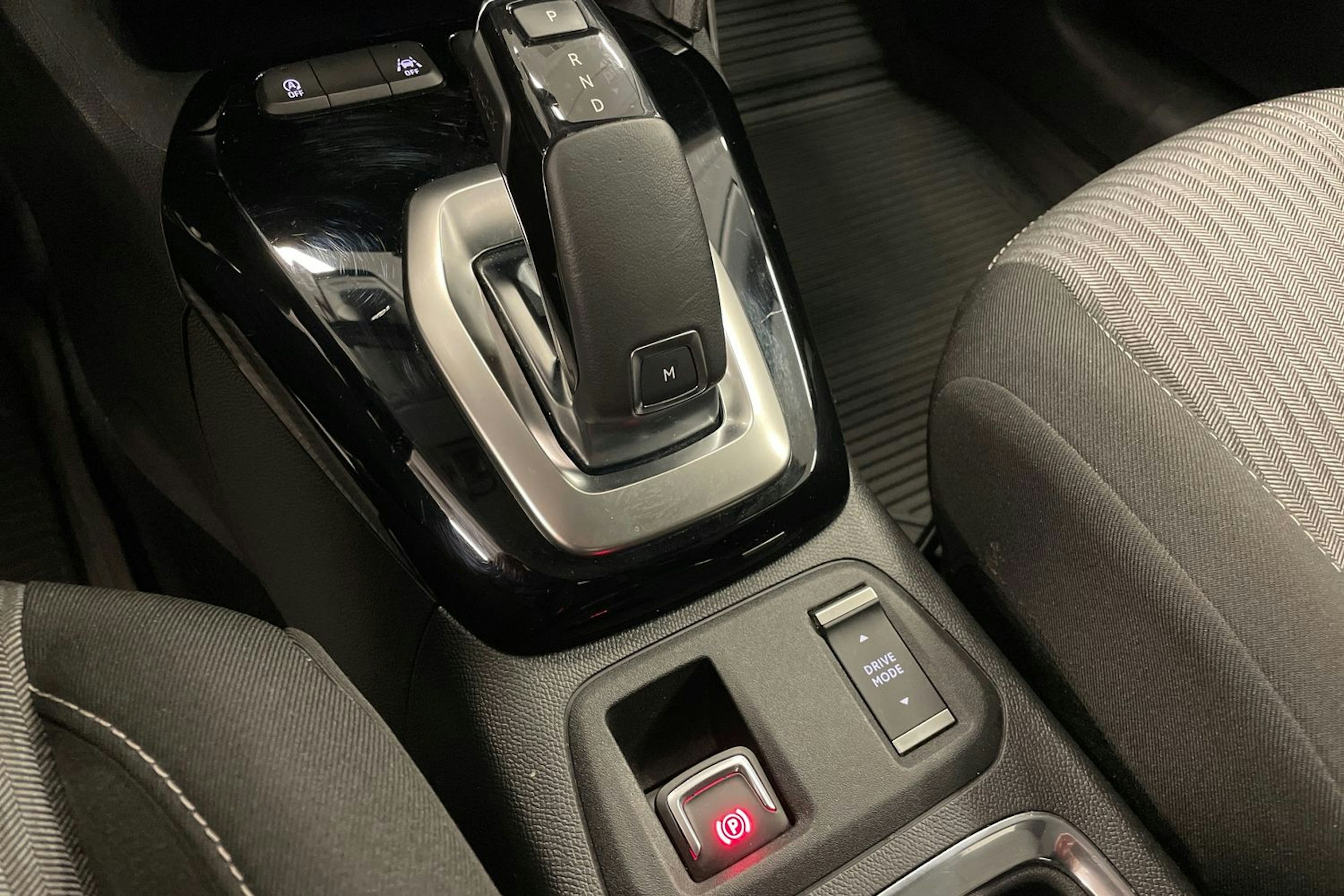 valkoinen Opel Corsa 2021 kuva 17.