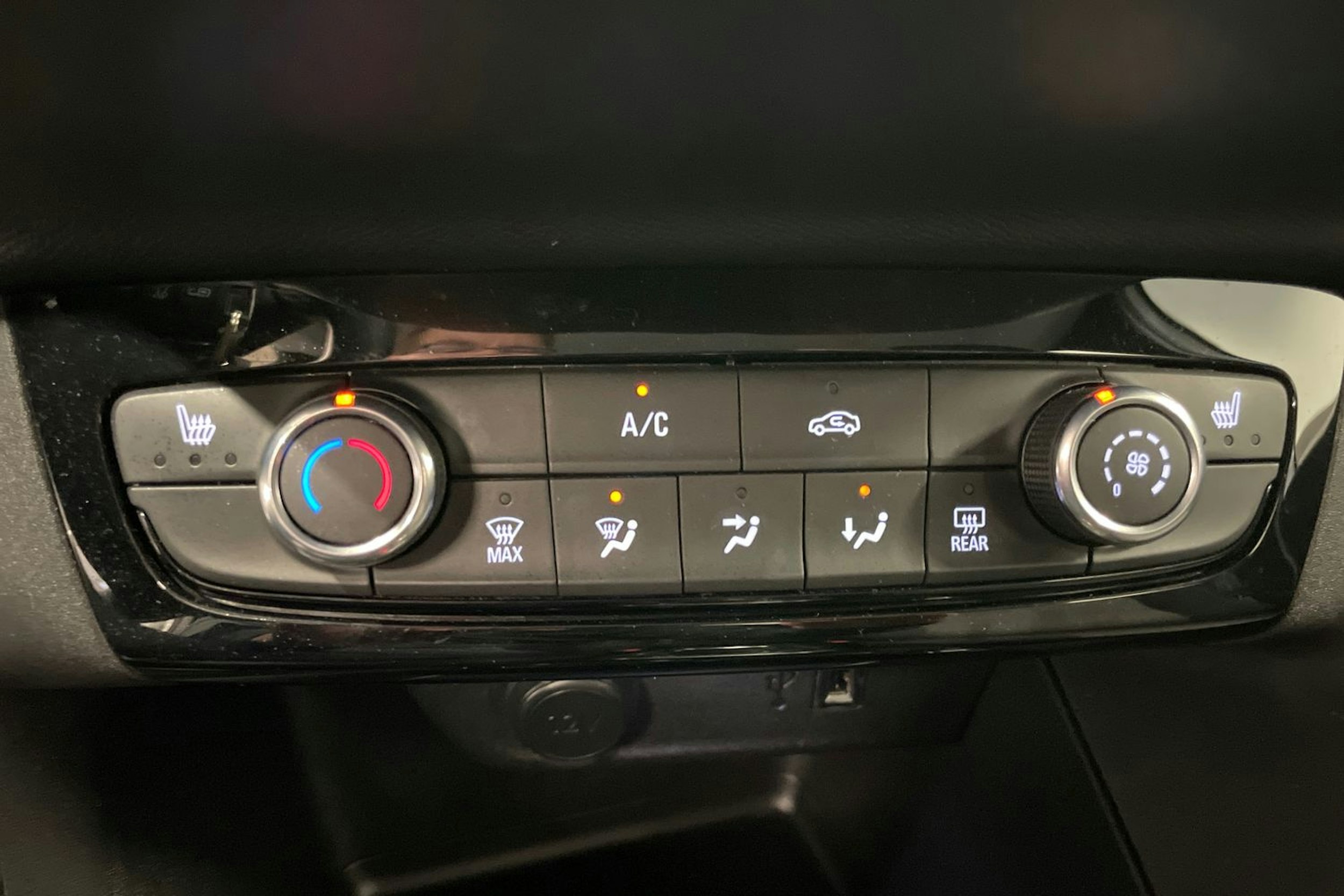 valkoinen Opel Corsa 2021 kuva 19.