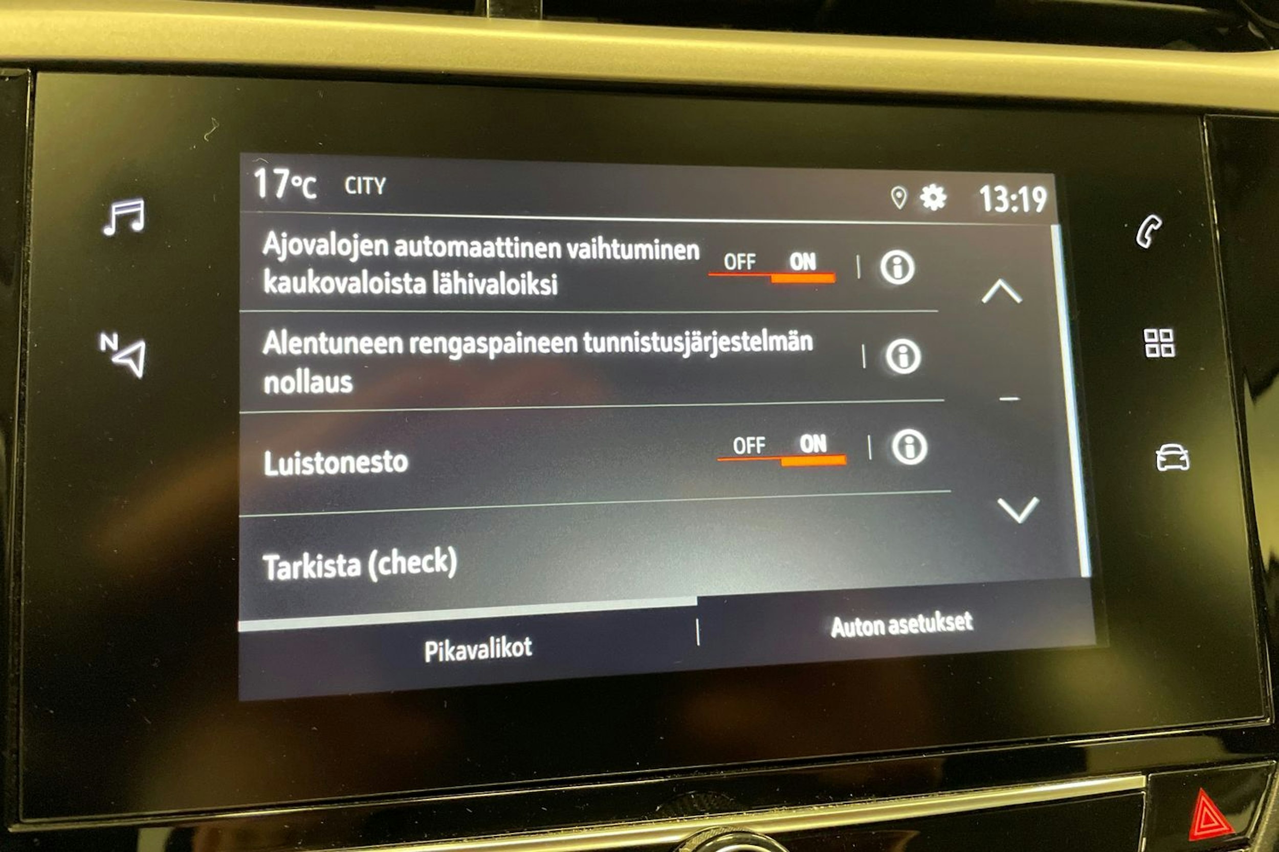 valkoinen Opel Corsa 2021 kuva 20.