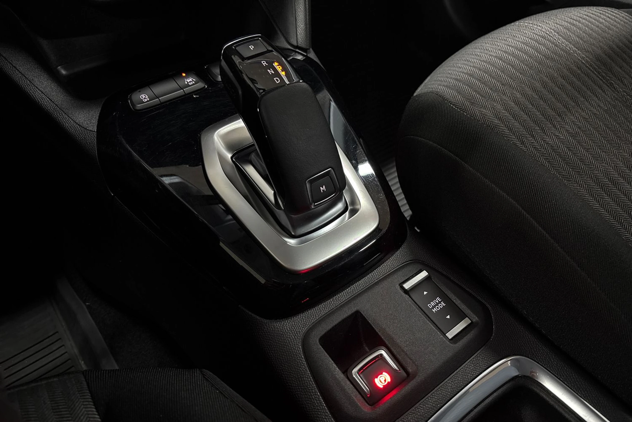 Valkoinen Opel CORSA 2021 kuva 20.