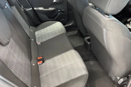 Punainen Opel CORSA 2022 kuva 12.