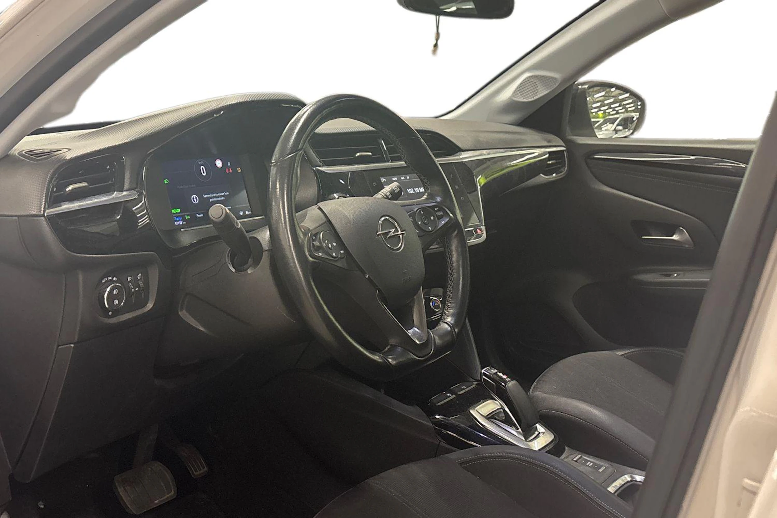 valkoinen Opel Corsa-e 2020 kuva 3.