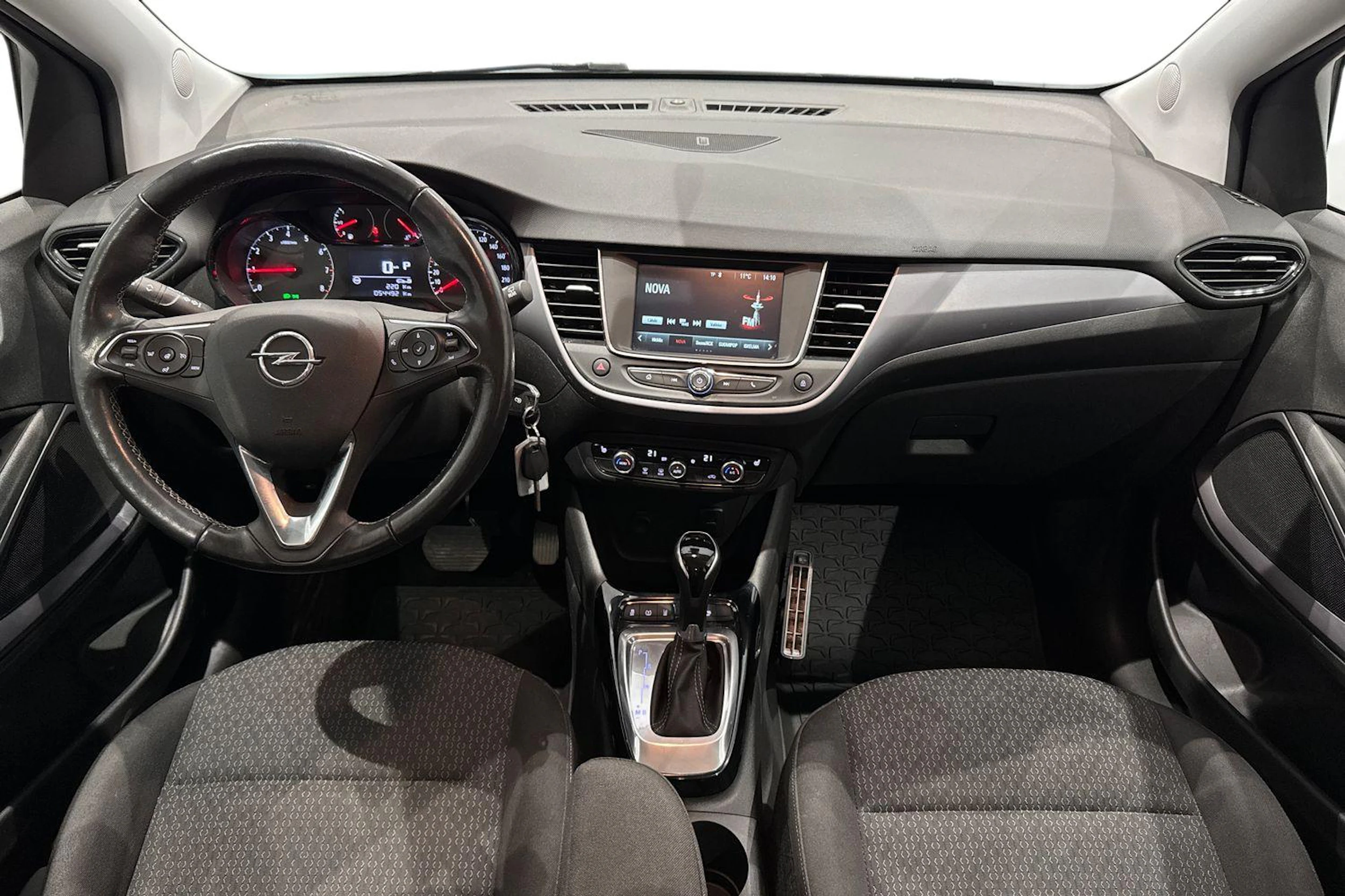 valkoinen Opel Crossland 2021 kuva 9.