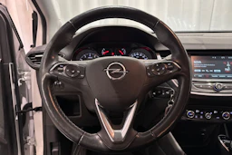 valkoinen Opel Crossland 2021 kuva 19.
