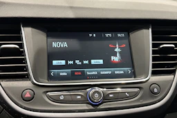 valkoinen Opel Crossland 2021 kuva 21.