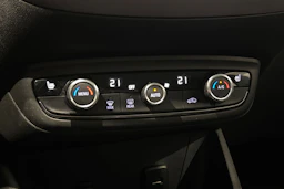 valkoinen Opel Crossland 2021 kuva 24.