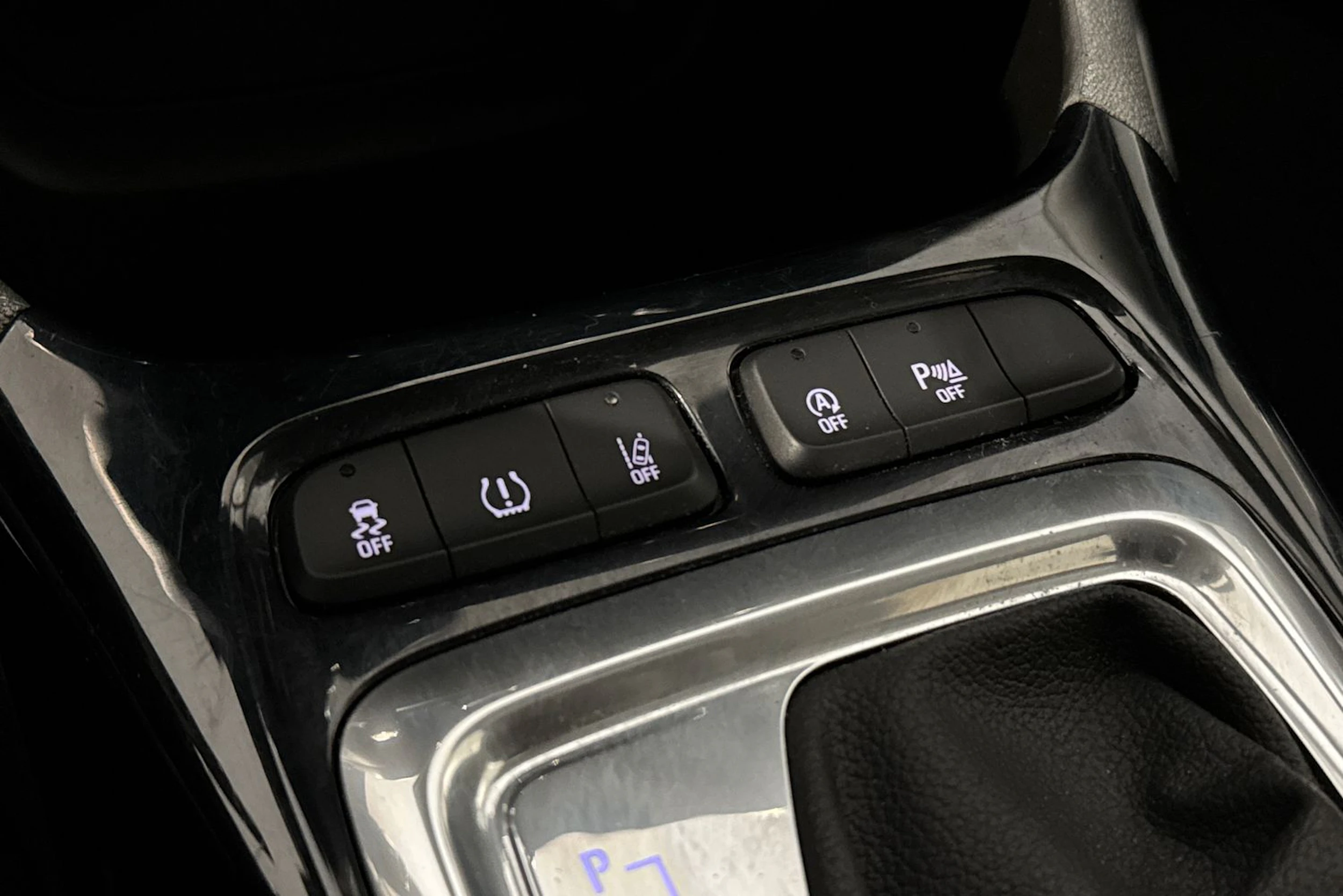 valkoinen Opel Crossland 2021 kuva 25.