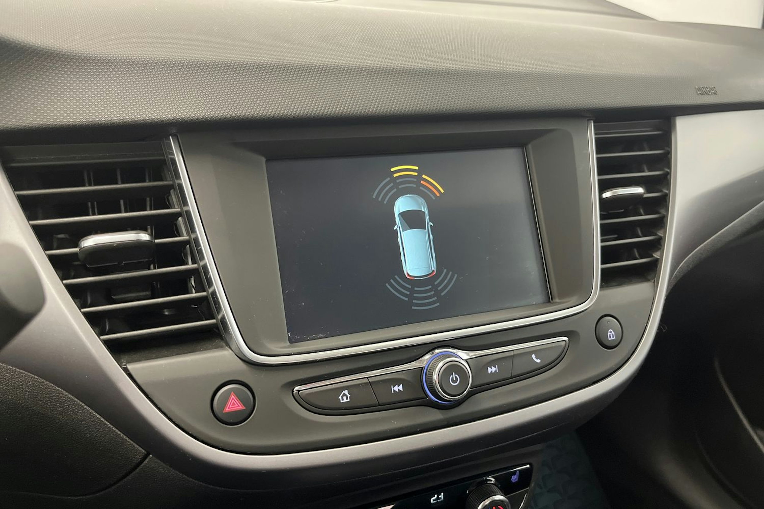 Valkoinen Opel Crossland 2021 kuva 20.