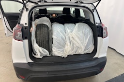 Valkoinen Opel Crossland 2021 kuva 21.