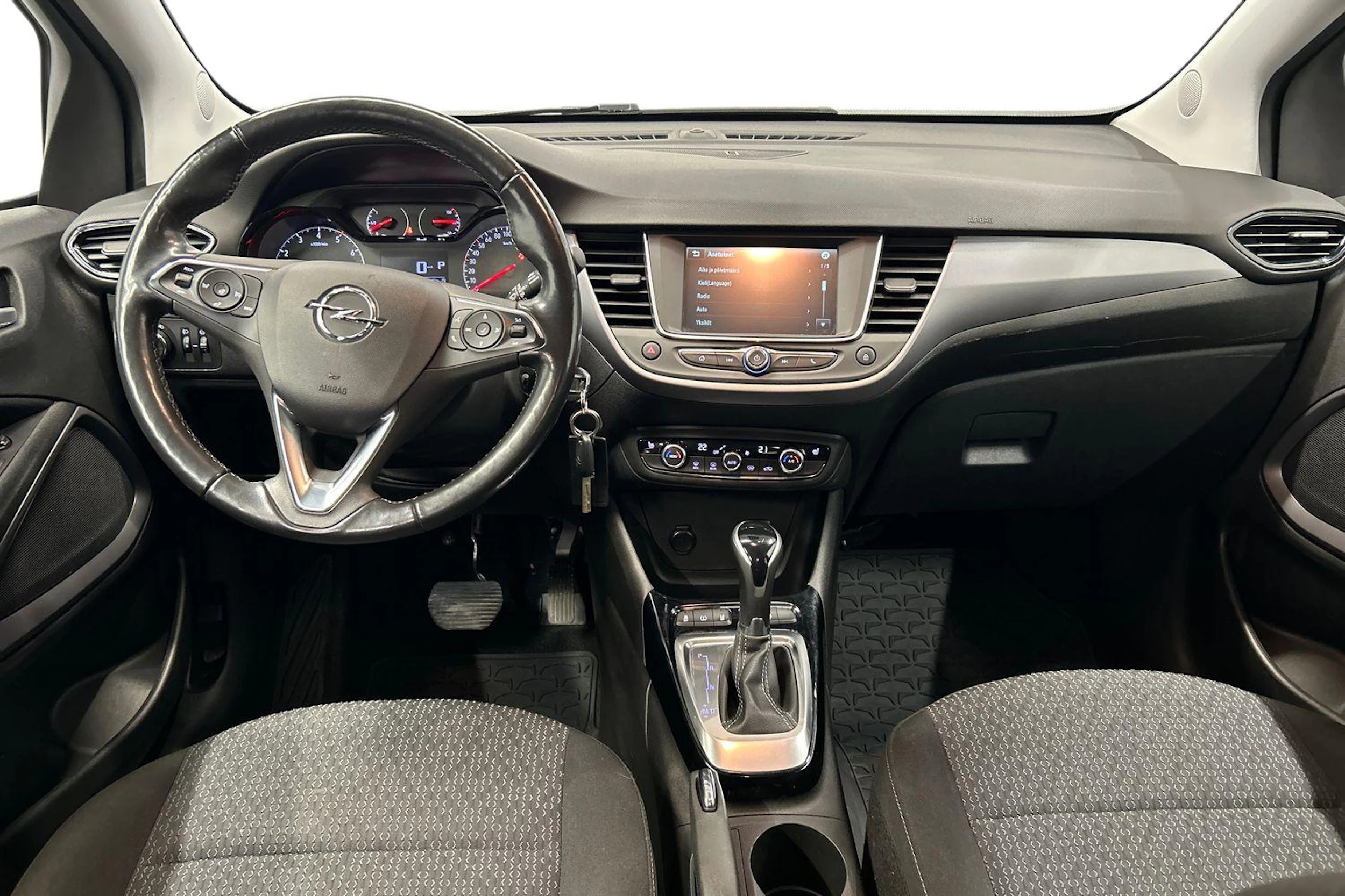 punainen Opel Crossland 2021 kuva 7.