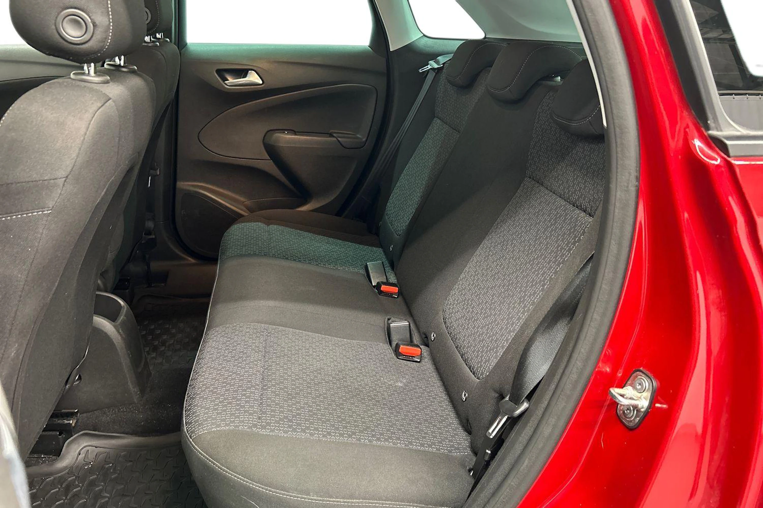 punainen Opel Crossland 2021 kuva 8.