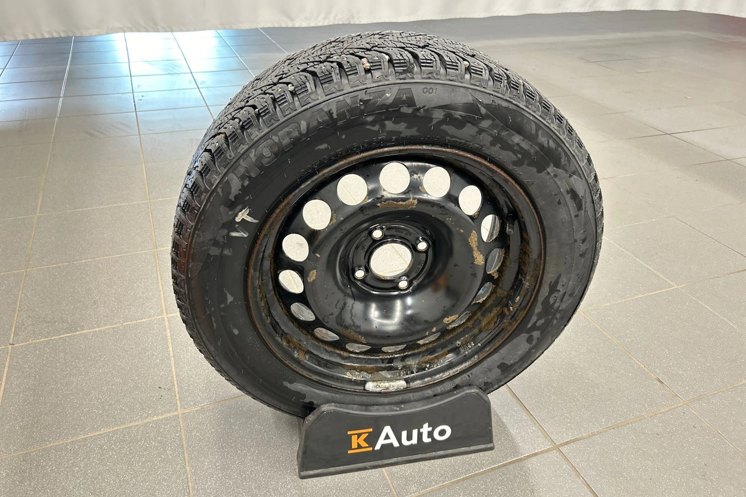 punainen Opel Crossland 2021 kuva 11.