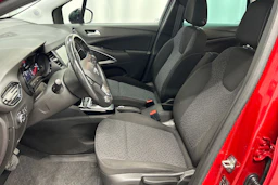 punainen Opel Crossland 2021 kuva 14.