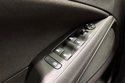 valkoinen Opel Crossland 2022 kuva 18.