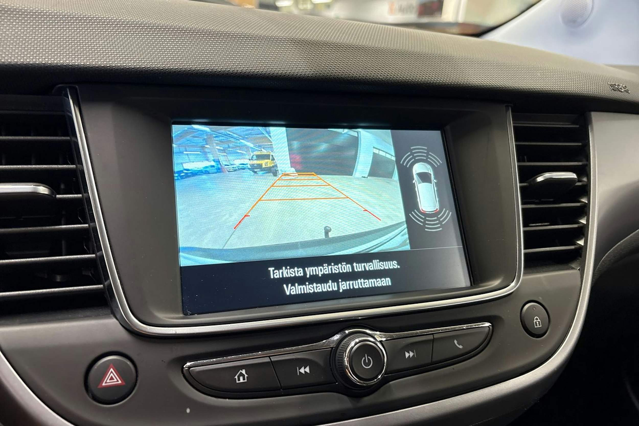 valkoinen Opel Crossland 2022 kuva 20.