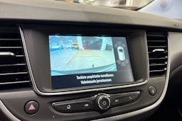 valkoinen Opel Crossland 2022 kuva 20.
